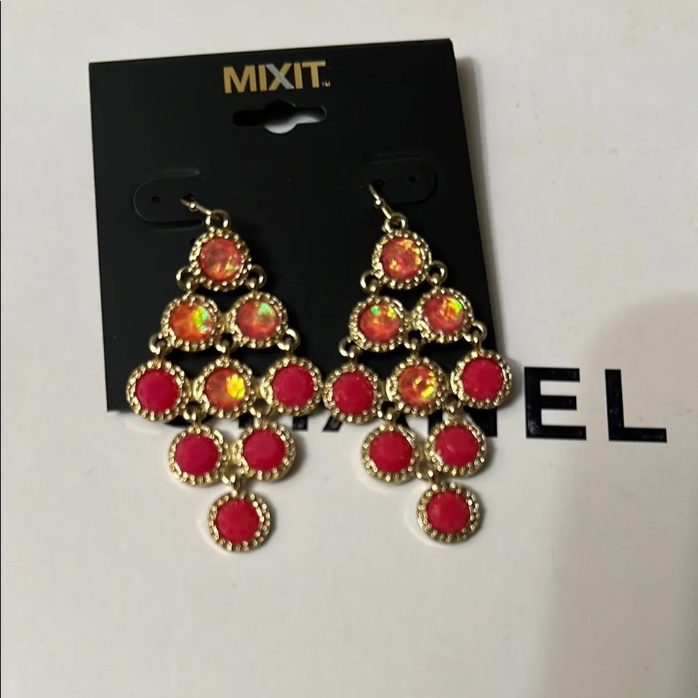 Mixit Gold and Vibrant Chandelier Earrings NWT 💕4x15$